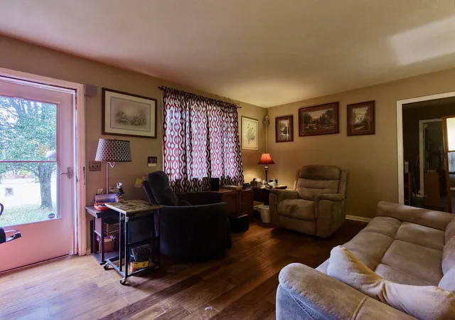 Photo 3 of Single family home for sale at 940 Snow Ave, Madison, TN 37115 | MLS# 3601900 | Listing updated on 2026-09-29
