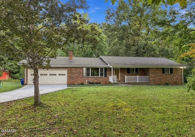 Photo 2 of Single family home for sale at 144 West Hwy 25 70, Dandridge, TN 37725 | MLS# 3601623 | Listing updated on 2026-09-28