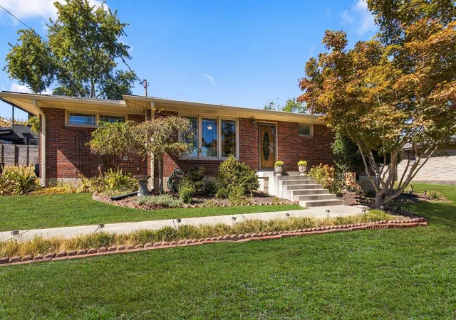 Photo 1 of Single family home for sale at 904 Mitchell Rd, Nashville, TN 37206 | MLS# 3604010 | Listing updated on 2026-10-05