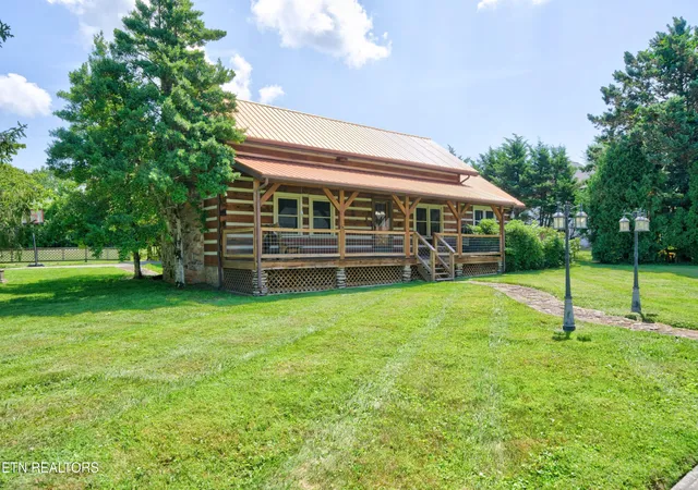 Photo 3 of Single family home for sale at 106 W Crawford Ave, Monterey, TN 38574 | MLS# 3601647 | Listing updated on 2026-09-26