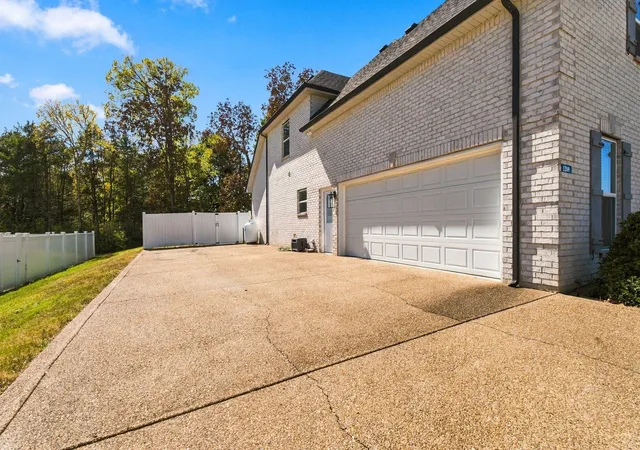 Photo 3 of Single family home for sale at 1209 Emmie Reece Dr, Smyrna, TN 37167 | MLS# 3602729 | Listing updated on 2026-10-04