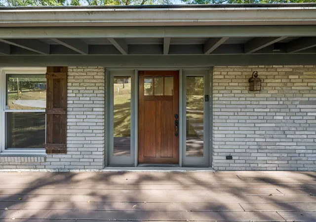 Photo 4 of Single family home for sale at 920 Rodney Dr, Nashville, TN 37205 | MLS# 3601661 | Listing updated on 2026-10-06