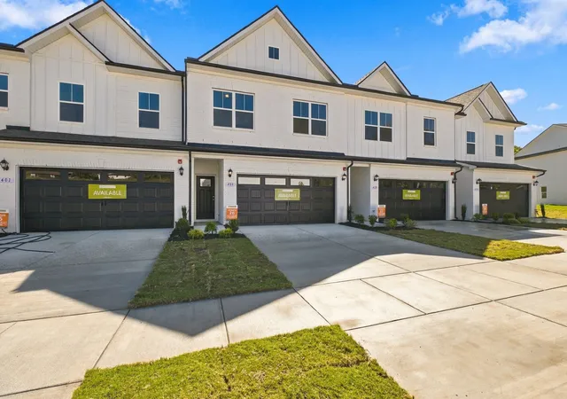 Photo 2 of Townhouse for sale at 405 Kingsbury Dr, Gallatin, TN 37066 | MLS# 3601651 | Listing updated on 2026-10-07
