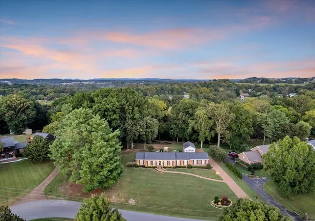 Photo 1 of Single family home for sale at 303 Ellington Dr, Franklin, TN 37064 | MLS# 3601784 | Listing updated on 2026-10-02