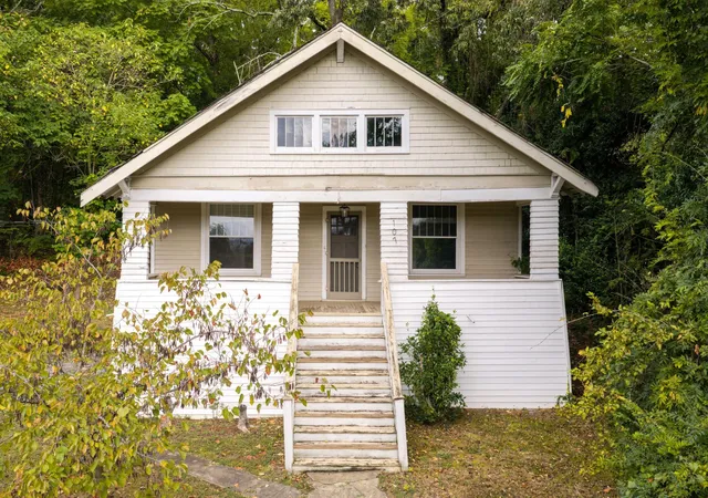 Single family home for sale at 107 S Seminole Dr, Chattanooga, TN 37411 | MLS# 3601671