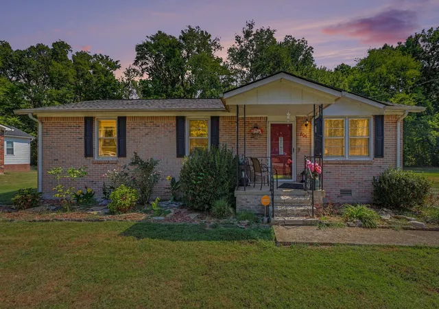 Photo 1 of Single family home for sale at 806 Hughes St, Spring Hill, TN 37174 | MLS# 3604073 | Listing updated on 2026-10-01