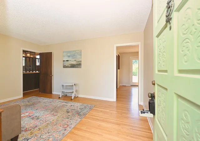 Photo 3 of Single family home for sale at 102 Paradise Dr, Hendersonville, TN 37075 | MLS# 3603502 | Listing updated on 2026-10-01