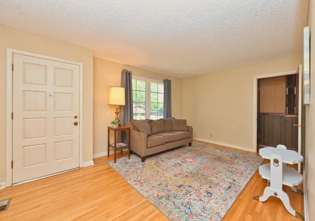 Photo 4 of Single family home for sale at 102 Paradise Dr, Hendersonville, TN 37075 | MLS# 3603502 | Listing updated on 2026-10-01