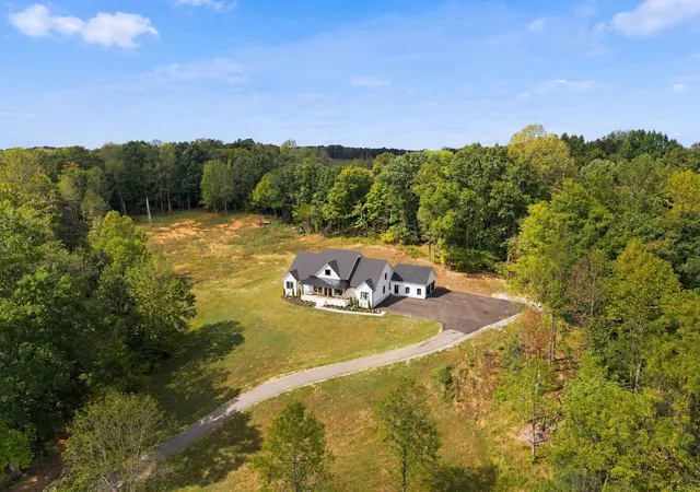 Photo 2 of Single family home for sale at 112 Berry Rd, Dickson, TN 37055 | MLS# 3602261 | Listing updated on 2026-10-29