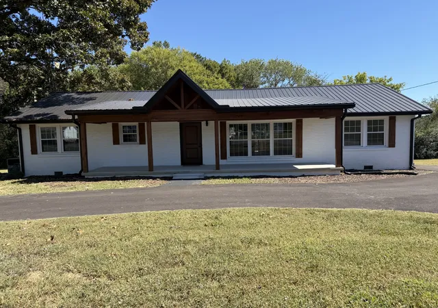 Single family home for sale at 2464 Highway 43 S, Leoma, TN 38468 | MLS# 3602759