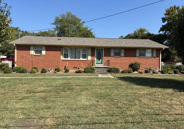 Photo 2 of Single family home for sale at 315 Chestnut Dr, Shelbyville, TN 37160 | MLS# 3601808 | Listing updated on 2026-09-27