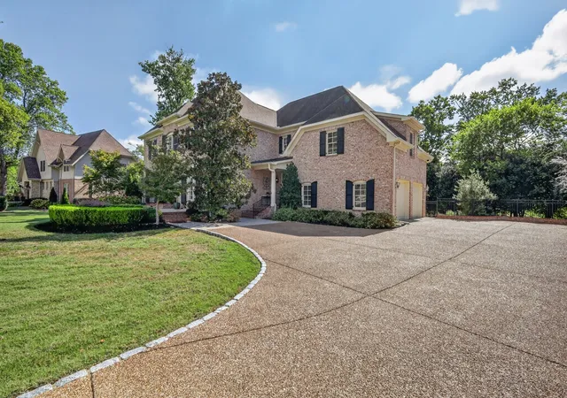 Photo 2 of Single family home for sale at 6003 Cargile Rd, Nashville, TN 37205 | MLS# 3609971 | Listing updated on 2026-10-05