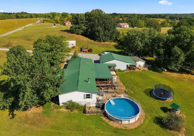 Photo 2 of Manufactured home for sale at 444 George Durham Rd, Westmoreland, TN 37186 | MLS# 3601708 | Listing updated on 2026-09-28