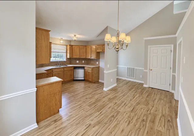 Photo 4 of Single family home for sale at 1818 Bridget Dr, Murfreesboro, TN 37129 | MLS# 3610457 | Listing updated on 2026-10-02