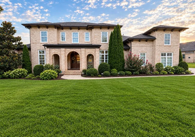 Photo 3 of Single family home for sale at 9524 Elmbrooke Blvd, Brentwood, TN 37027 | MLS# 3601709 | Listing updated on 2026-10-09