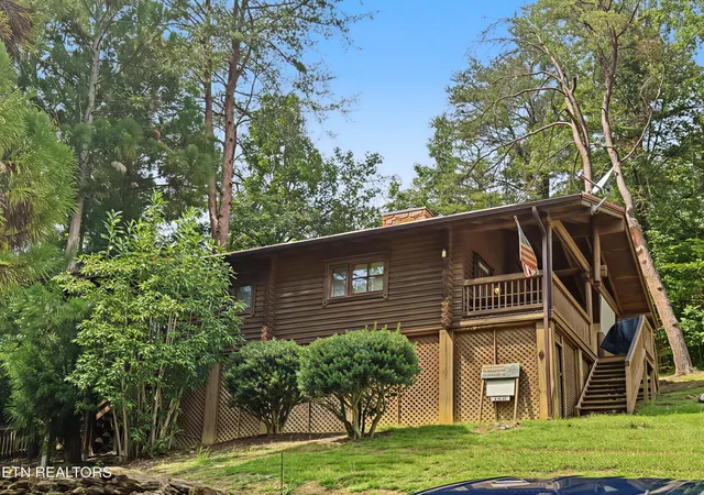 Photo 2 of Single family home for sale at 165 N Smoky Mountain Way, Sevierville, TN 37876 | MLS# 3601717 | Listing updated on 2026-09-27