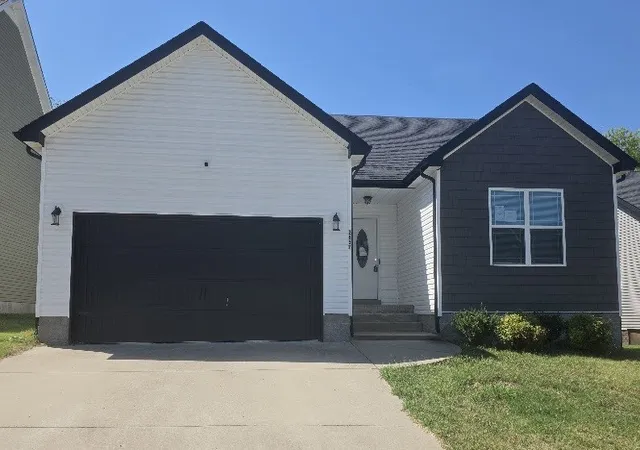 Single family home for sale at 2837 Russet Ridge Dr, Clarksville, TN 37040 | MLS# 3601727