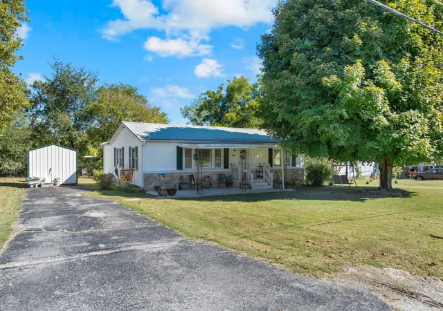 Photo 3 of Single family home for sale at 105 Wells St, Estill Springs, TN 37330 | MLS# 3610339 | Listing updated on 2026-10-05