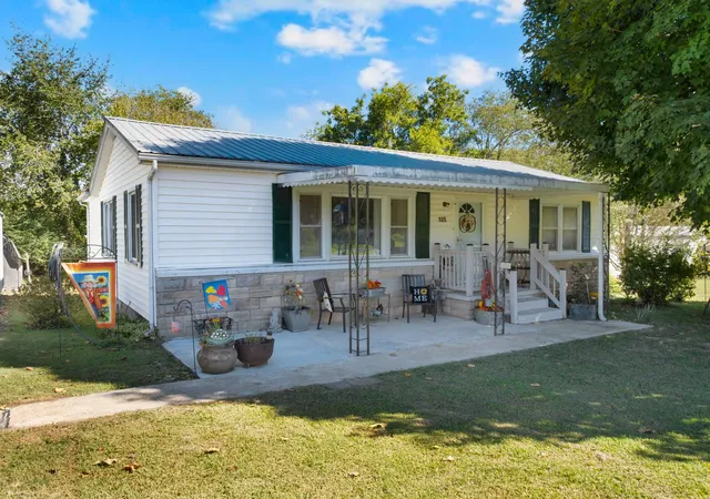 Photo 3 of Single family home for sale at 105 Wells St, Estill Springs, TN 37330 | MLS# 3610339 | Listing updated on 2026-10-05