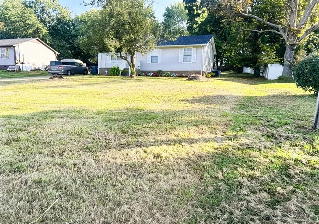 Photo 3 of Single family home for sale at 370 Hugh Hunter Rd, Oak Grove, KY 42262 | MLS# 3601811 | Listing updated on 2026-10-22