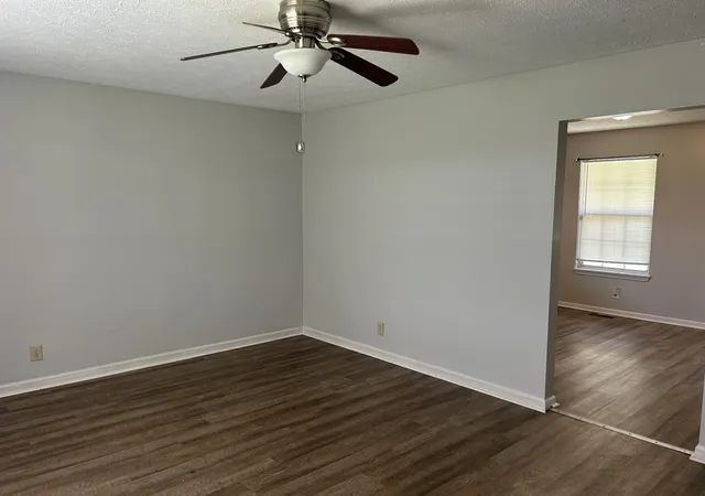 Photo 4 of Single family home for sale at 370 Hugh Hunter Rd, Oak Grove, KY 42262 | MLS# 3601811 | Listing updated on 2026-09-27