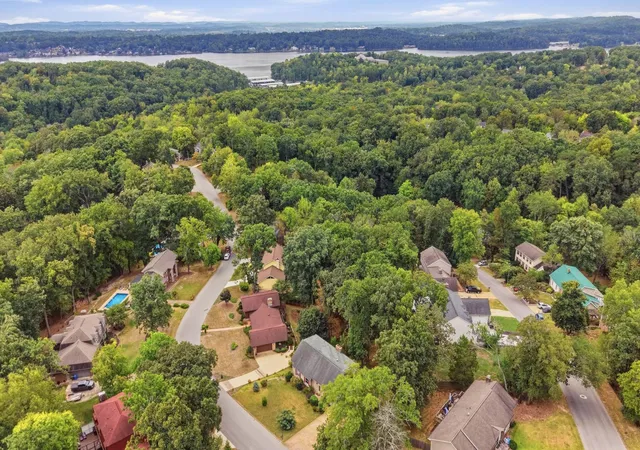 Photo 2 of Single family home for sale at 1624 Starboard Dr, Hixson, TN 37343 | MLS# 3601750 | Listing updated on 2026-10-05