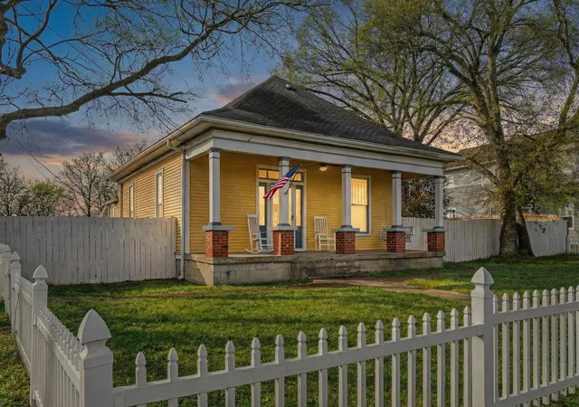 Photo 3 of Single family home for sale at 1512 Meridian St, Nashville, TN 37207 | MLS# 3601760 | Listing updated on 2026-10-05
