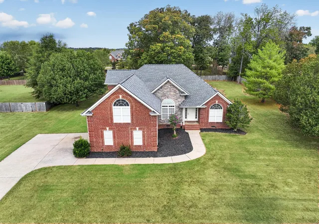 Photo 2 of Single family home for sale at 404 Cobblestone Way, Mount Juliet, TN 37122 | MLS# 3601785 | Listing updated on 2026-10-25