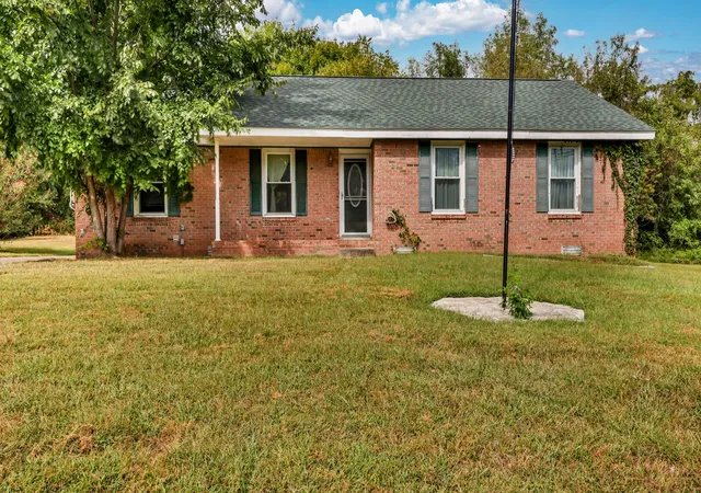 Photo 1 of Sale Pending at 3434 Melrose Dr, Clarksville, TN 37042 | MLS# 3601778 | Listing updated on 2026-10-29