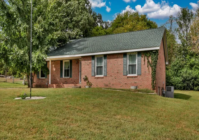 Photo 2 of Sale Pending at 3434 Melrose Dr, Clarksville, TN 37042 | MLS# 3601778 | Listing updated on 2026-10-29