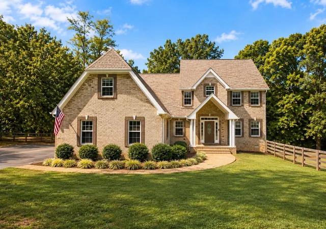 Single family home for sale at 313 Burr Oak Ct, Spring Hill, TN 37174 | MLS# 3602410