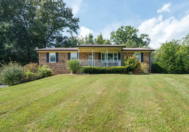 Photo 3 of Single family home for sale at 665 Julia Dr, Cookeville, TN 38506 | MLS# 3601803 | Listing updated on 2026-09-27