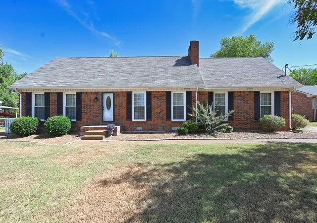Photo 1 of Single family home for sale at 427 Walton Fry Rd, Hendersonville, TN 37075 | MLS# 3601826 | Listing updated on 2026-10-08