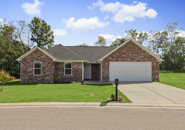 Photo 2 of Single family home for sale at 8013 Pillow Dr, Milan, TN 38358 | MLS# 3601841 | Listing updated on 2026-09-30