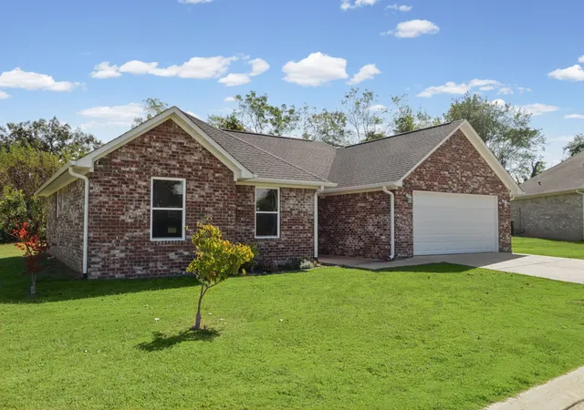 Photo 3 of Single family home for sale at 8013 Pillow Dr, Milan, TN 38358 | MLS# 3601841 | Listing updated on 2026-09-30