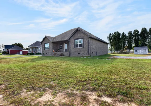 Photo 3 of Single family home for sale at 120 Hayden Drake Ln, Lafayette, TN 37083 | MLS# 3602850 | Listing updated on 2026-09-30
