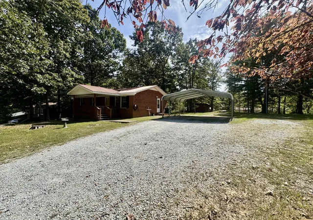 Photo 1 of Single family home for sale at 106 Oak Hl Dr, Waverly, TN 37185 | MLS# 3601827 | Listing updated on 2026-10-15