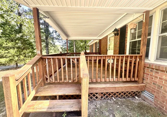 Photo 3 of Single family home for sale at 106 Oak Hl Dr, Waverly, TN 37185 | MLS# 3601827 | Listing updated on 2026-10-15