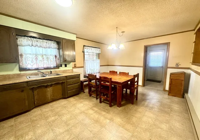 Photo 4 of Single family home for sale at 106 Oak Hl Dr, Waverly, TN 37185 | MLS# 3601827 | Listing updated on 2026-10-15