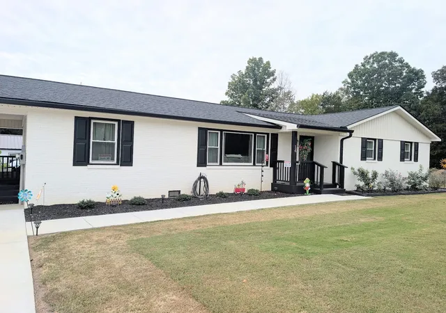 Photo 2 of Single family home for sale at 14 Simmons Cir, Fayetteville, TN 37334 | MLS# 3601835 | Listing updated on 2026-09-28