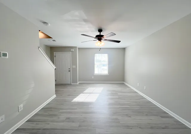 Listing Photo 5 - Condo for sale in building located at 106 Smithson Ct, Clarksville, TN 37040