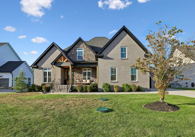 Photo 1 of Single family home for sale at 3802 Carriage Dr, Murfreesboro, TN 37128 | MLS# 3602206 | Listing updated on 2026-10-21