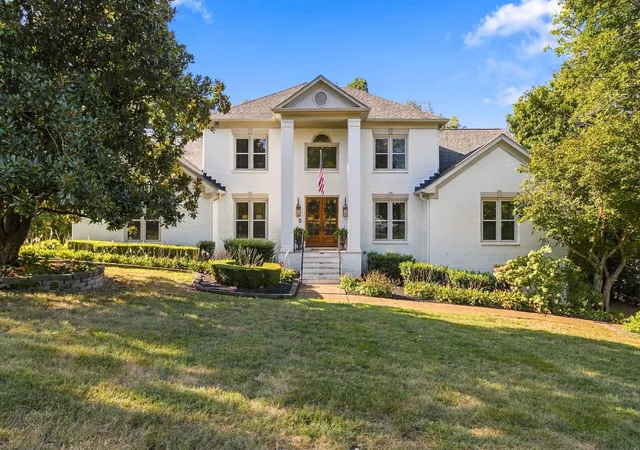 Photo 1 of Single family home for sale at 9325 Lake Shore Dr, Brentwood, TN 37027 | MLS# 3620075 | Listing updated on 2026-10-20