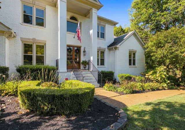 Photo 2 of Single family home for sale at 9325 Lake Shore Dr, Brentwood, TN 37027 | MLS# 3620075 | Listing updated on 2026-10-20