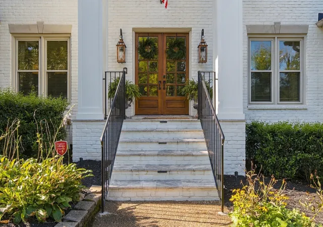 Photo 3 of Single family home for sale at 9325 Lake Shore Dr, Brentwood, TN 37027 | MLS# 3620075 | Listing updated on 2026-10-20