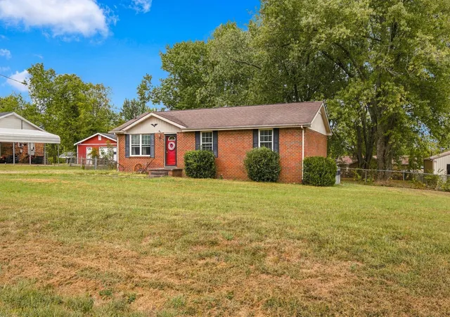 Photo 2 of Single family home for sale at 1494 Ridgewood Ct W, Gallatin, TN 37066 | MLS# 3601896 | Listing updated on 2026-10-06