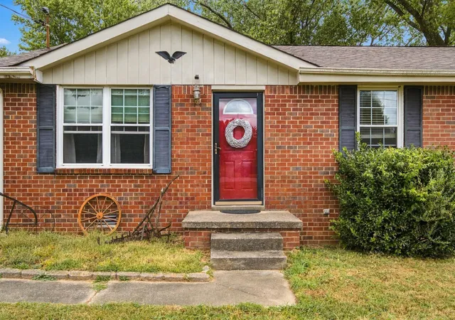 Photo 3 of Single family home for sale at 1494 Ridgewood Ct W, Gallatin, TN 37066 | MLS# 3601896 | Listing updated on 2026-10-06