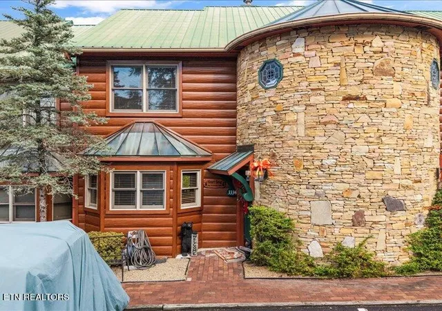 Photo 2 of Condo for sale at 2044 Hickory Ridge Way #3334, Sevierville, TN 37862 | MLS# 3601839 | Listing updated on 2026-09-28