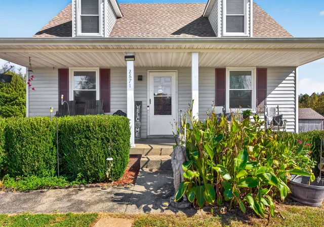 Photo 3 of Single family home for sale at 2671 Holt Ln, Clarksville, TN 37043 | MLS# 3601865 | Listing updated on 2026-10-06