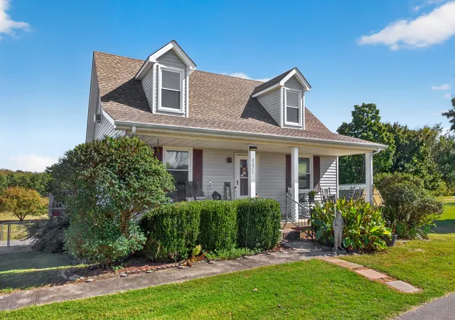 Photo 3 of Single family home for sale at 2671 Holt Ln, Clarksville, TN 37043 | MLS# 3601865 | Listing updated on 2026-10-06